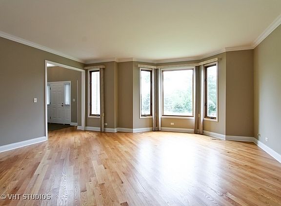 3rd image of 530 W Rosiland Dr