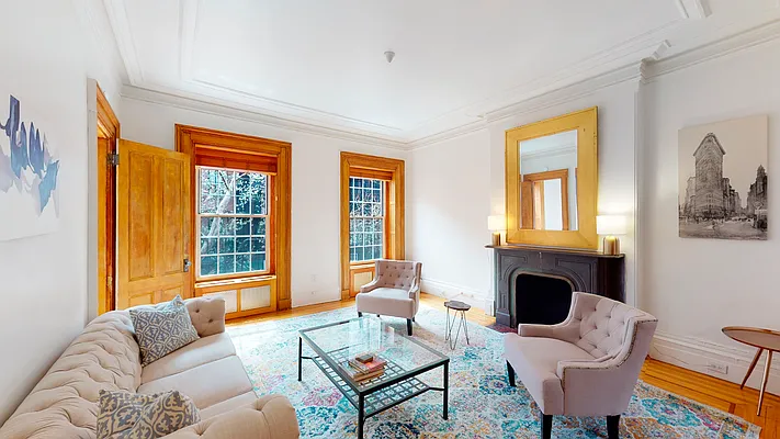 Rented by R New York | media 9