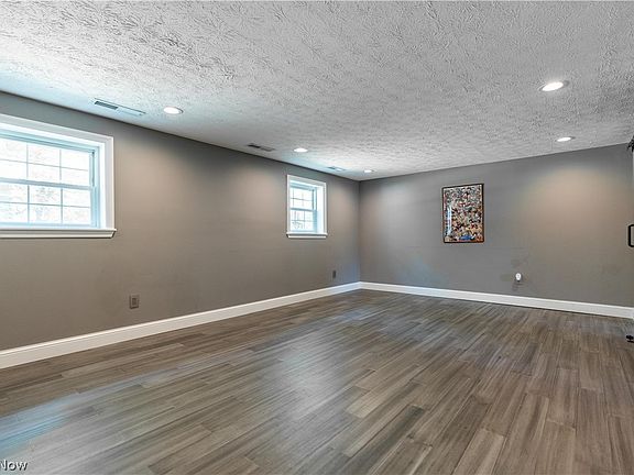 3rd image of 1325 Cricket Hill Ave SE
