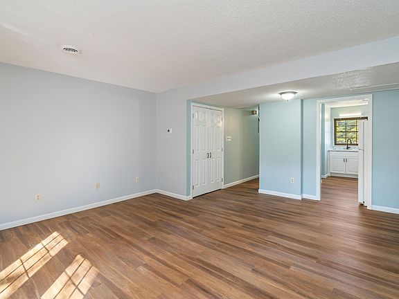 5th image of 354 Indian Hills Cir APT 1