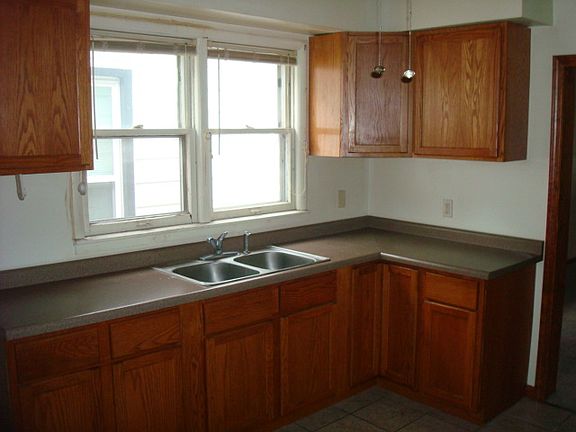 5th image of 2611 White Oak Ave
