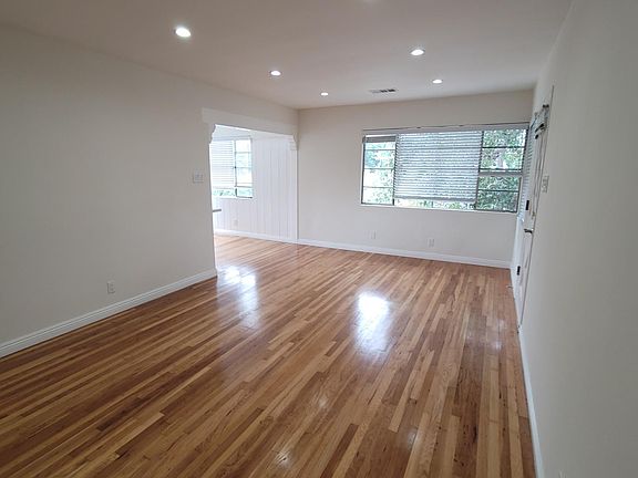 3rd image of 4380 Bakman Ave