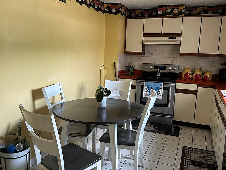 292 Salem St #201 — Photo 6