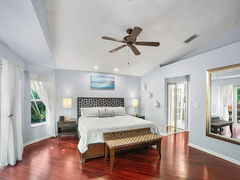 1256 Lake Breeze Dr — Photo 15