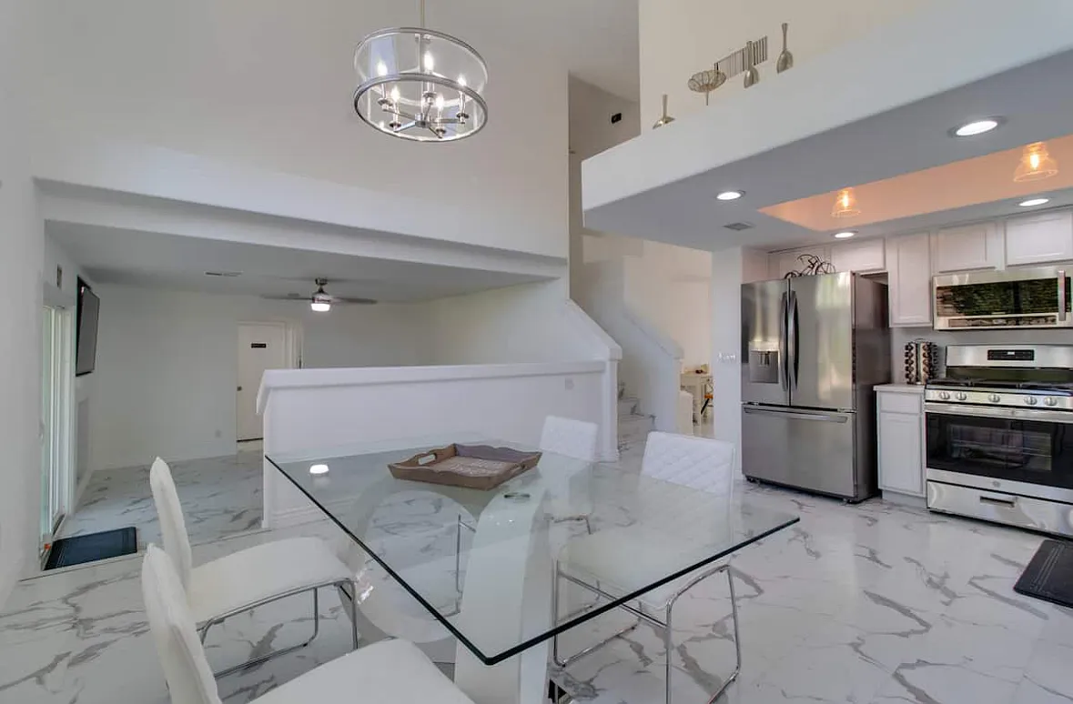 7574 W Marlette Ave — Photo 2