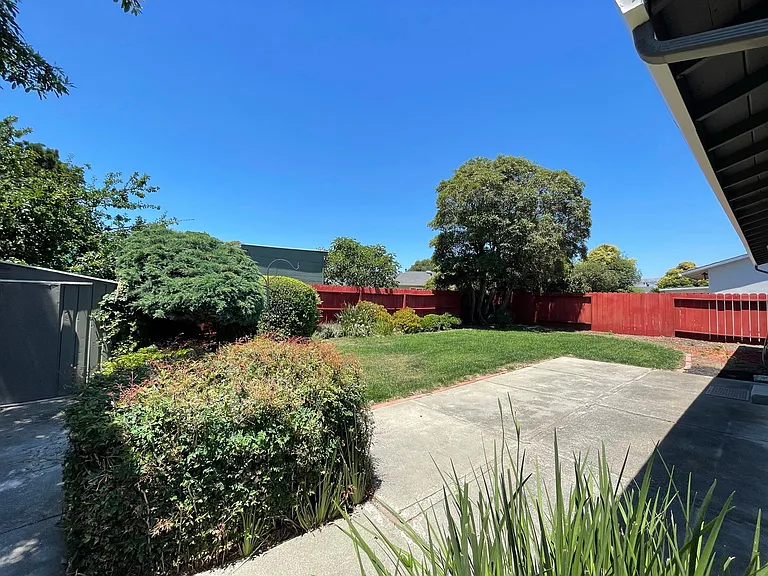 4587 El Cajon Ave — Photo 11