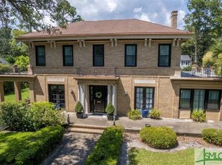 736 E Victory Dr, Savannah, GA 31405