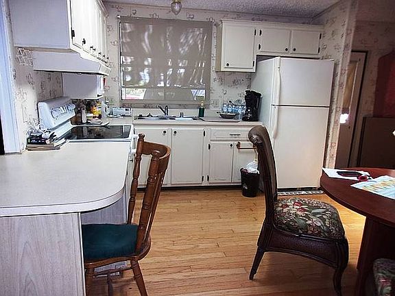 3rd image of 1221 La Flosita Dr