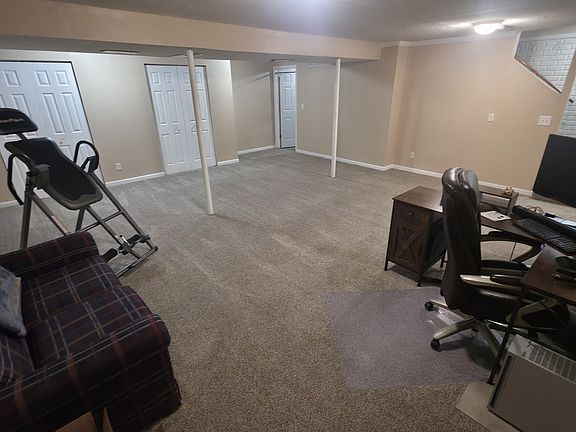 3rd image of 1413 Lismore Ln