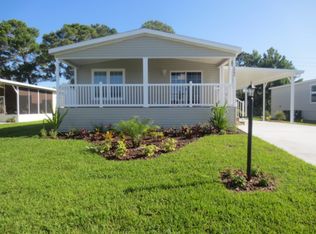1086 W Lakeview Dr, Sebastian, FL 32958