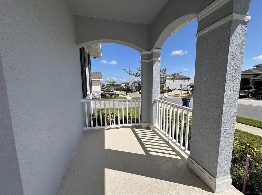 6 bed, 4.5 bath, 3412 sqft, $4,300 — Photo 3