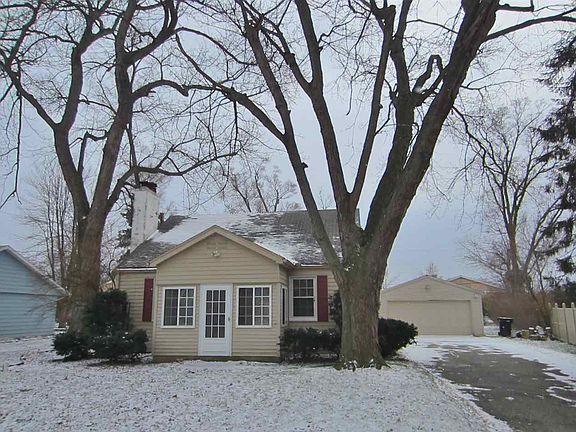 3rd image of 19626 Paxson Dr S