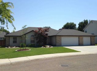 2461 E Ridgedale Dr, Eagle, ID 83616