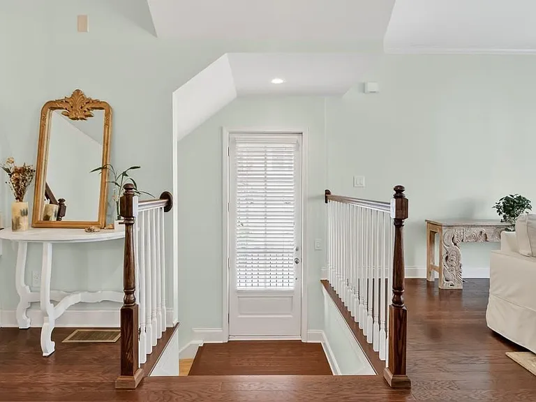7205 Lowery Oak Dr — Photo 4