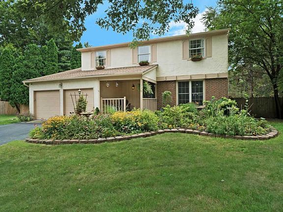 2nd image of 1310 Carlyle Ct