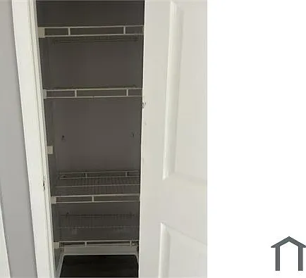 4400 W Washington Blvd — Photo 5