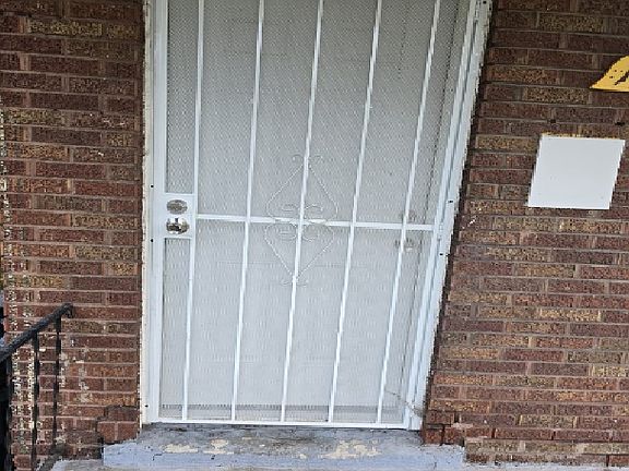 2nd image of 10359 Violetlawn St #1