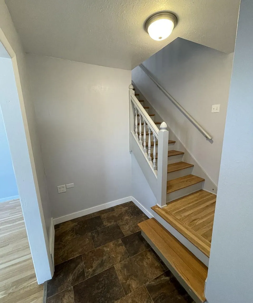 3 bed, 1150 sqft, $900 — Photo 2