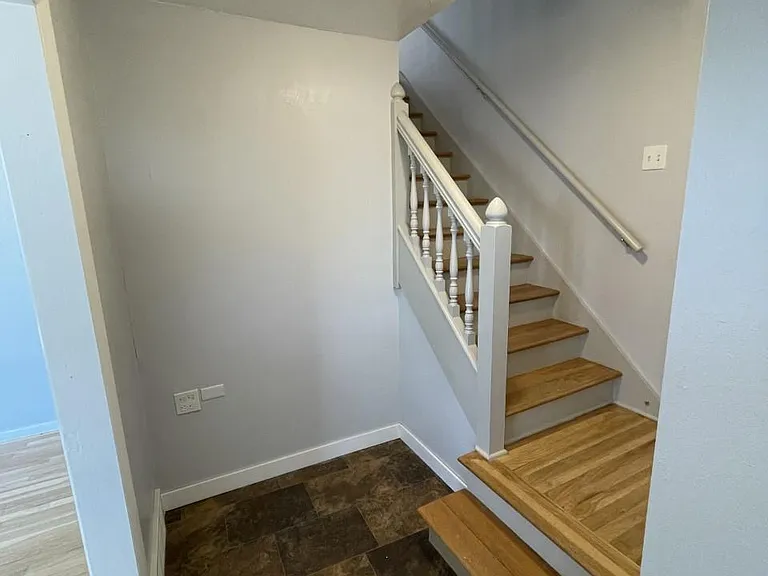 389 Hickory St #C — Photo 2