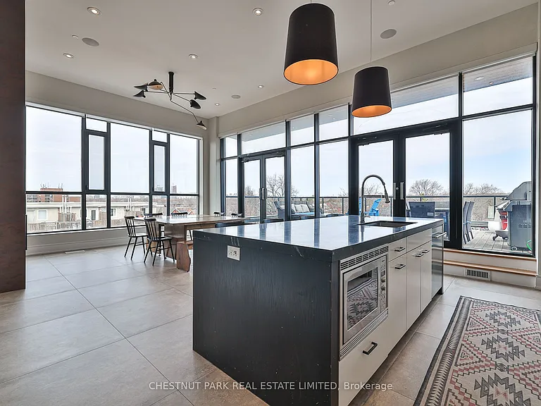 540 College St #Penthouse 2 — Photo 11