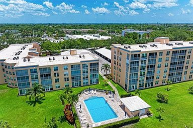 4th image of 4530 Pinebrook Cir APT 102