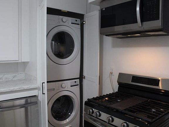 3rd image of 12907 Bloomfield St