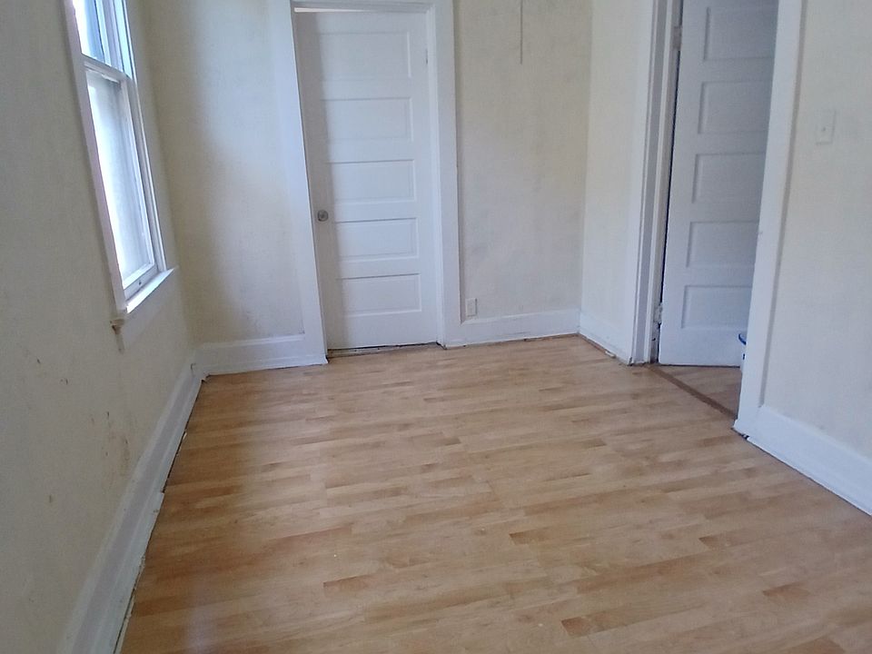 1st image of 223 E Florida St