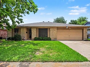 8518 Ashwyne Ln, La Porte, TX 77571