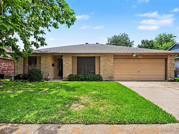 8518 Ashwyne Ln, La Porte, TX 77571
