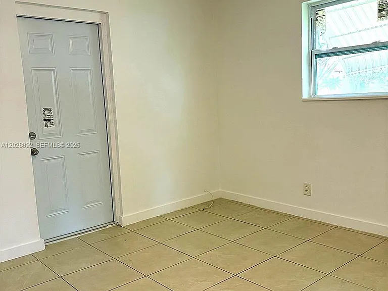 1629 Taft St #1-2 — Photo 5