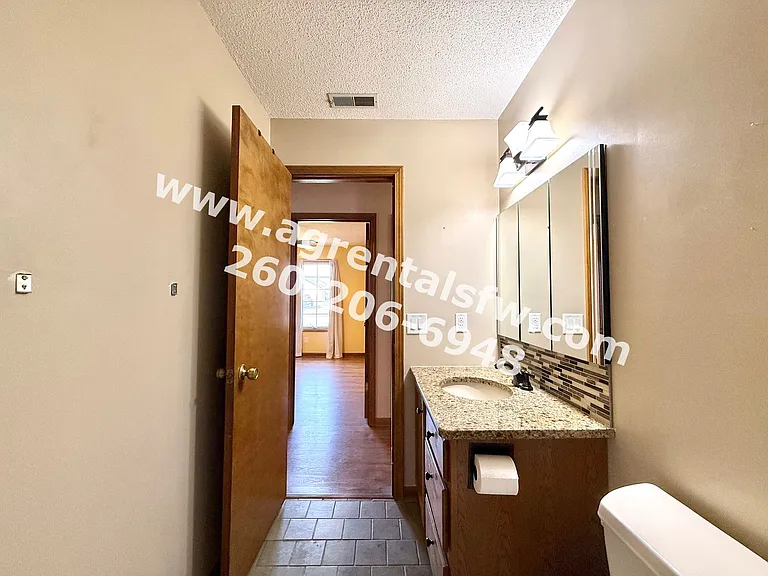 823 Woodland Springs Pl — Photo 13