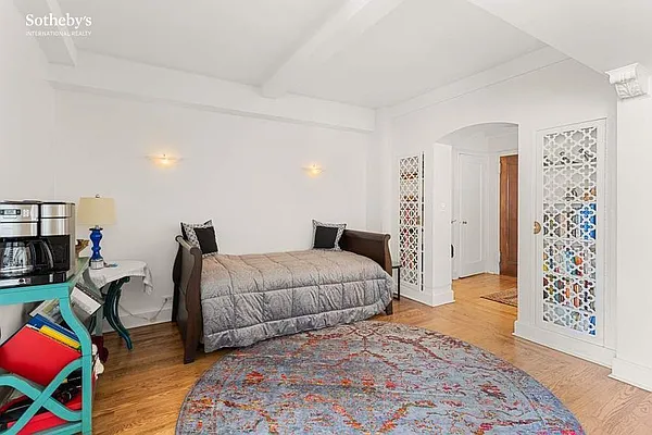 Rented by Sotheby's International Realty | media 6