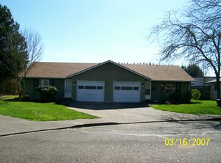 2301 NE Cowls Ct, McMinnville, OR 97128