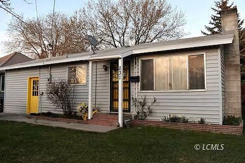 1st image of 831 S G St