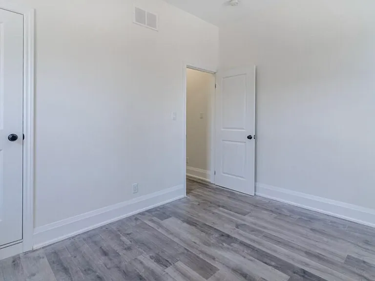 87 Victoria Ave N #4 — Photo 7