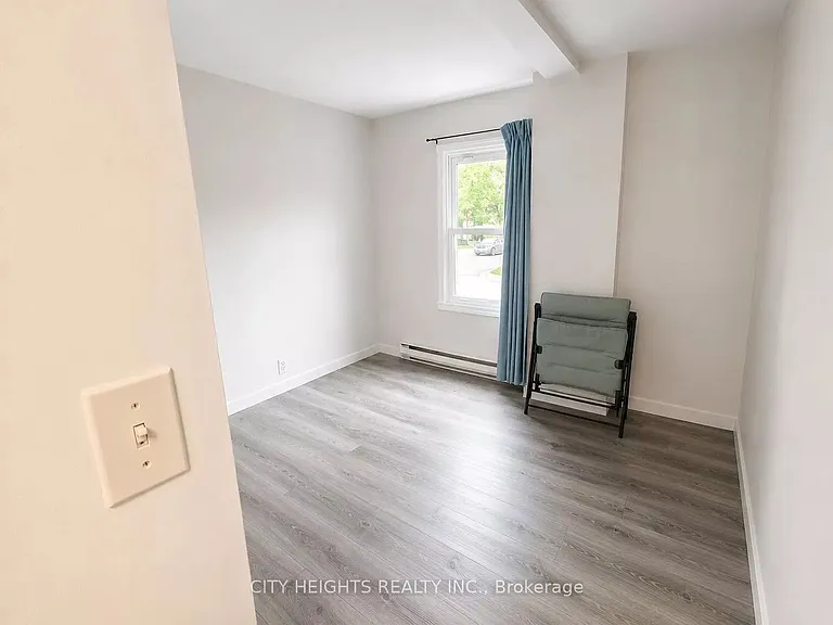 1102 Langlois Ave — Photo 10