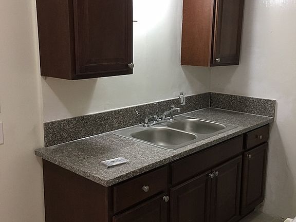 3rd image of 21 Westminster Ave #106