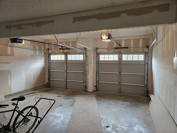 3rd image of 3414 Summer Brooke Way