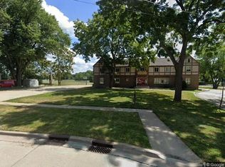 410 S Oak St, Normal, IL 61761