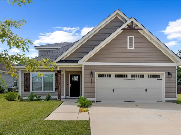 257 Puent Dr, Dothan, AL 36301