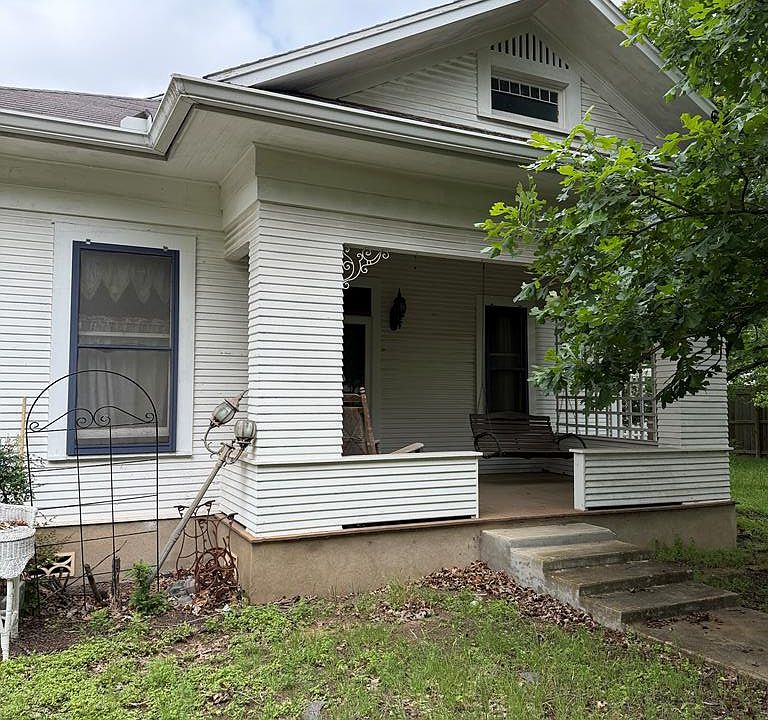 1st image of 307 Fulton St