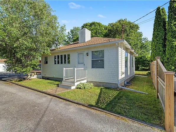 137 A Kingstown Rd, Narragansett, RI 02882