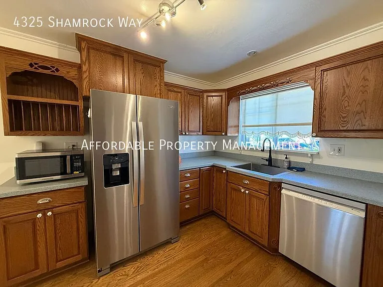 4325 Shamrock Way — Photo 8