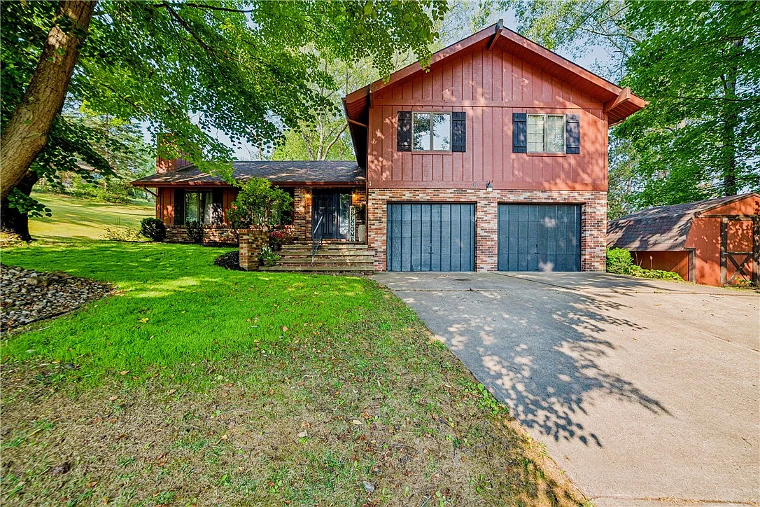 10 Ridgewood Dr photo 1