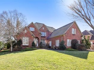 3610 Rosebriar Cir, Winston Salem, NC 27106