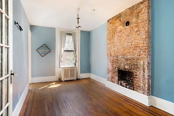Sold by Compass | media 4