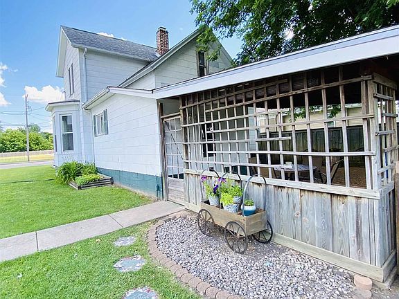 4th image of 1548 E Main St
