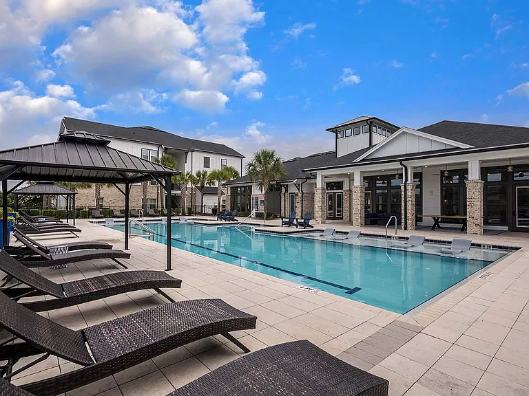 The Clarke at Kendall Town Apartments — Photo 13