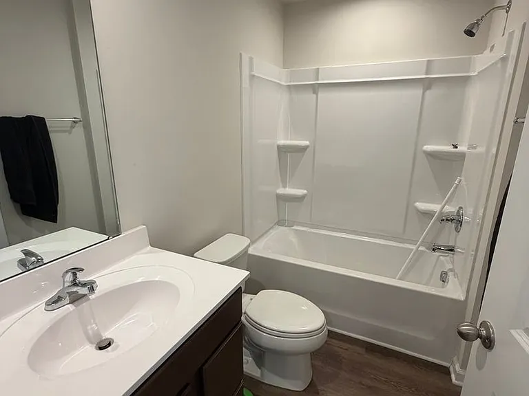 131 Highland Dr — Photo 1