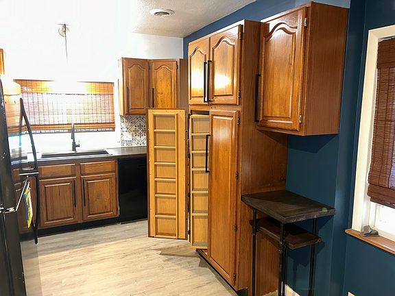 3rd image of 165 Greenville Ave